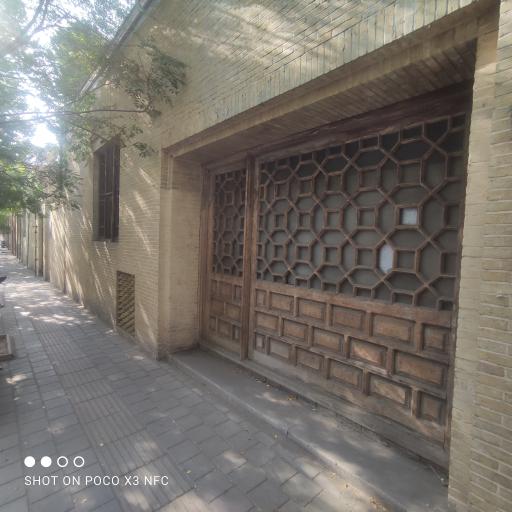 عکس خانه صادق هدایت