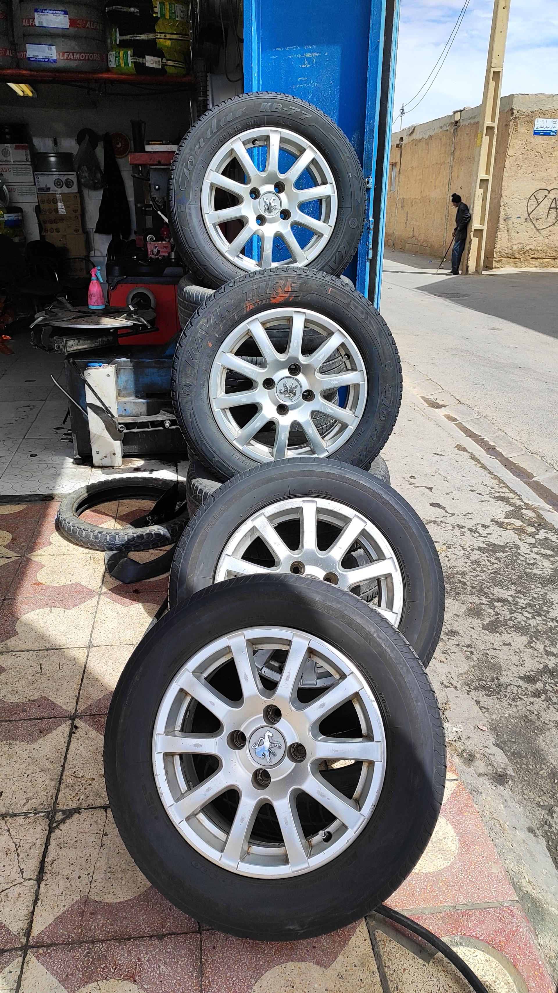 عکس خدمات رینگ و لاستیک ماهان