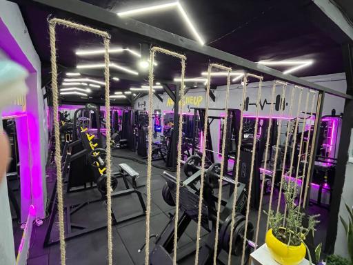 عکس باشگاه فیت لند بانوان