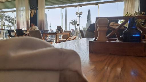 عکس رستوران و بیرون بر دیگ 