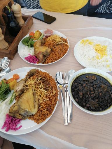 عکس رستوران و بیرون بر دیگ 