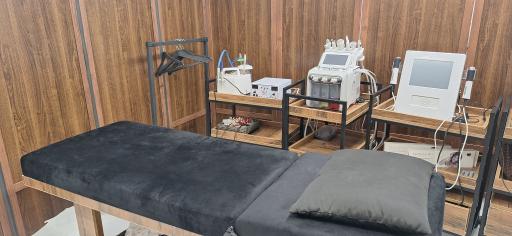 عکس کلینیک لیانا