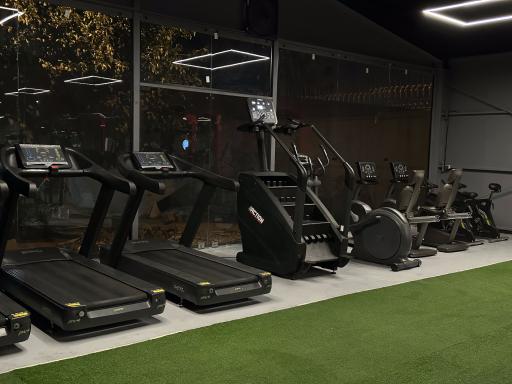 عکس باشگاه بدنسازی اکسید