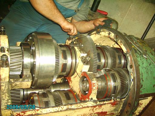 عکس خدمات مکانیک زنده رود