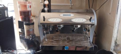 عکس کافه گاراژ