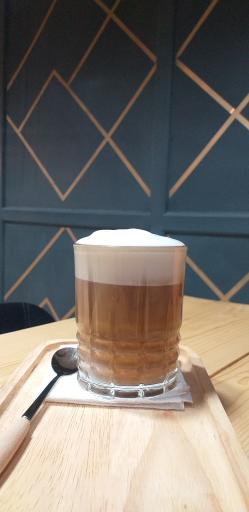 عکس کافه راوی