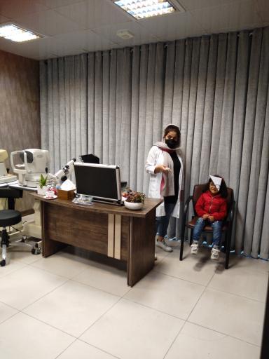 عکس مرکز بینایی سنجی و عینک متا اپتیک 