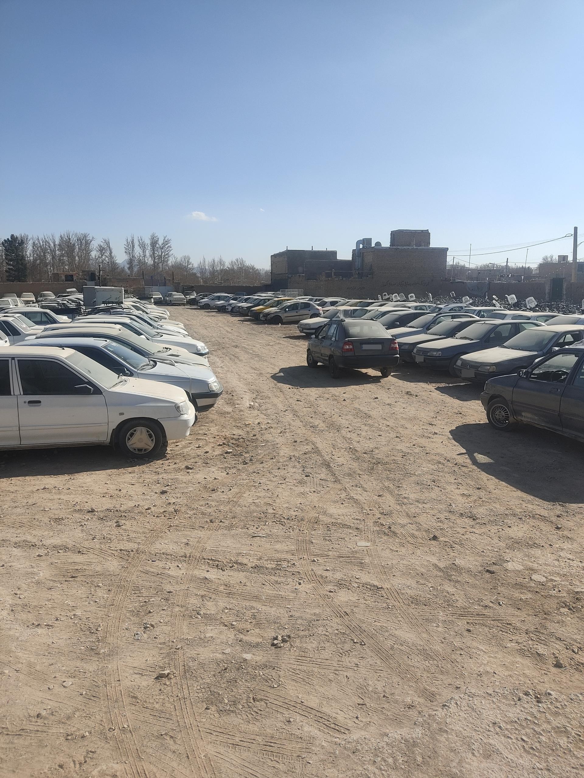 عکس پارکینگ مرکزی حجت