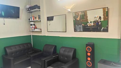 عکس پیرایش قیچی طلایی