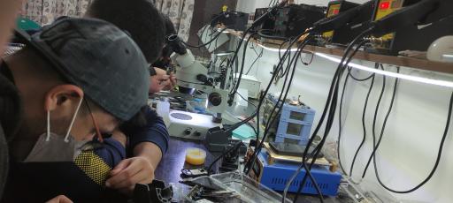 عکس آموزشگاه تعمیرات موبایل و کامپیوتر سیگنال