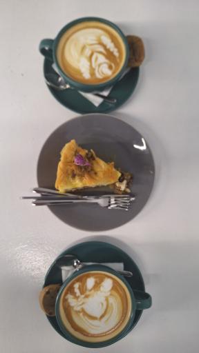 عکس دوناتیم شعبه ولیعصر