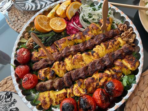عکس رستوران و صبحانه و دیزی چای و چاشت
