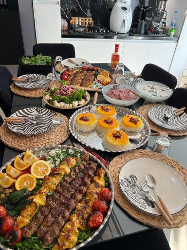 عکس رستوران و صبحانه و دیزی چای و چاشت