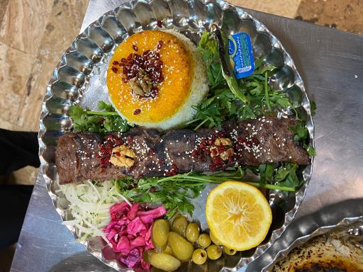 عکس رستوران و صبحانه و دیزی چای و چاشت
