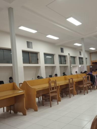 عکس سالن مطالعه شهرک امیریه