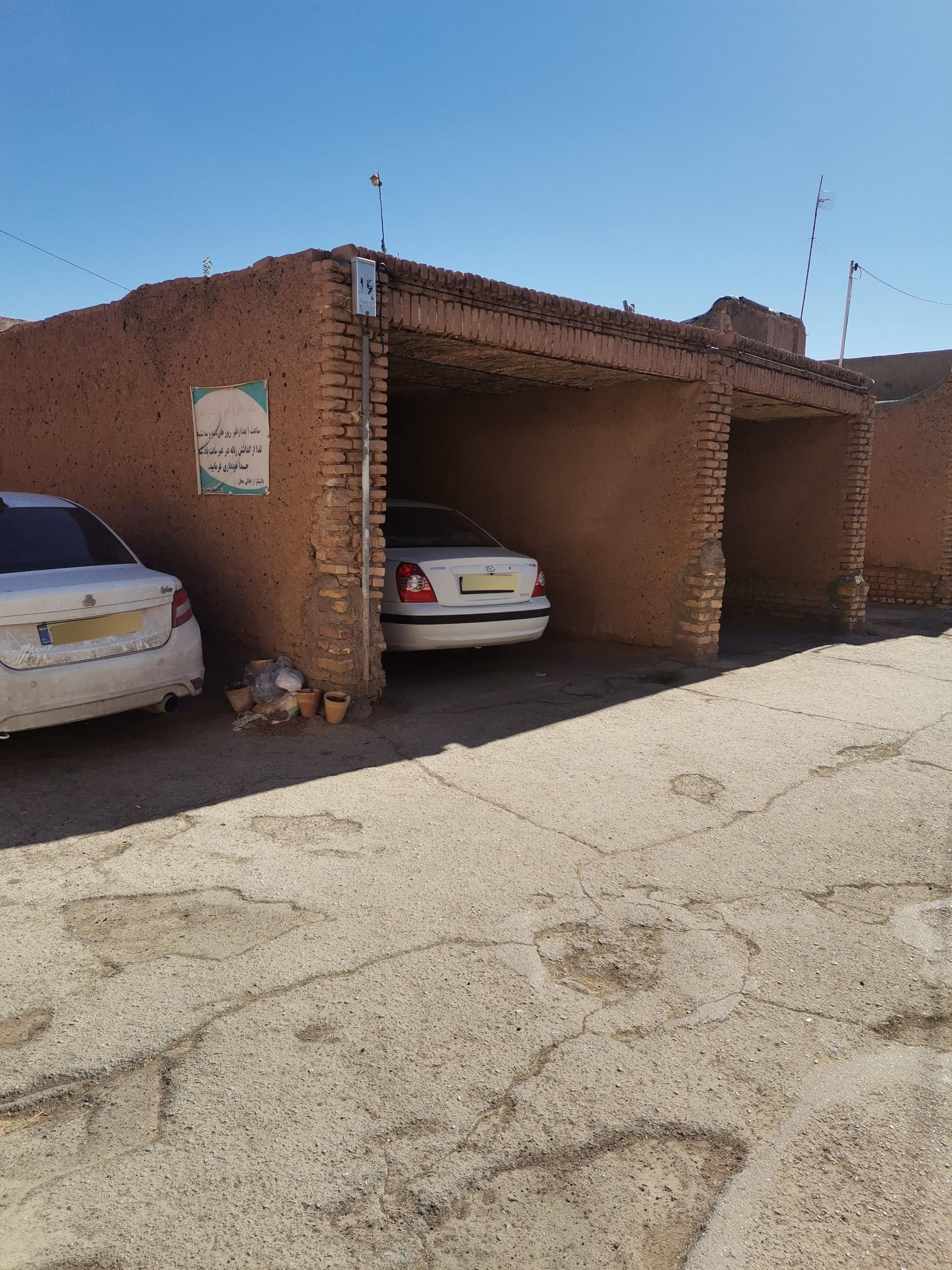 عکس پارکینگ اختصاصی اختری