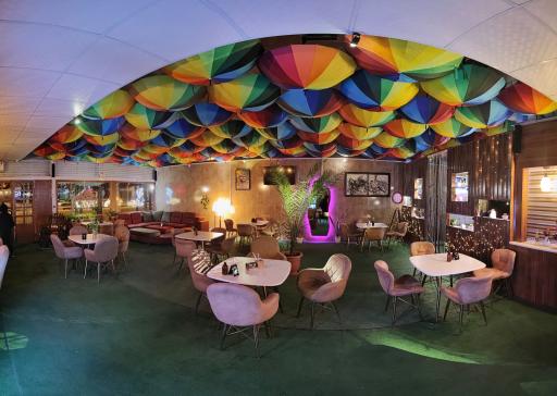 عکس کافه هزار و یک شب