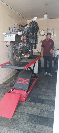 عکس تعمیرات تخصصی موتورسیکلت مصطفی