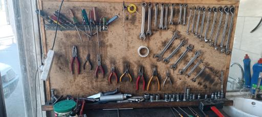 عکس تعمیرات تخصصی موتورسیکلت مصطفی