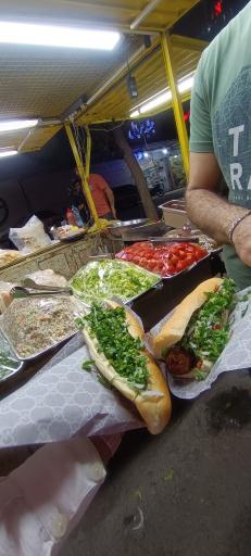 عکس ساندویچ و فلافل حسن