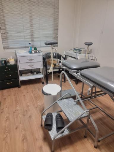 عکس دکتر حسن هشیار