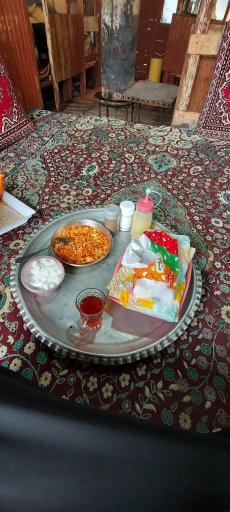 عکس رستوران آبشار جواهرده