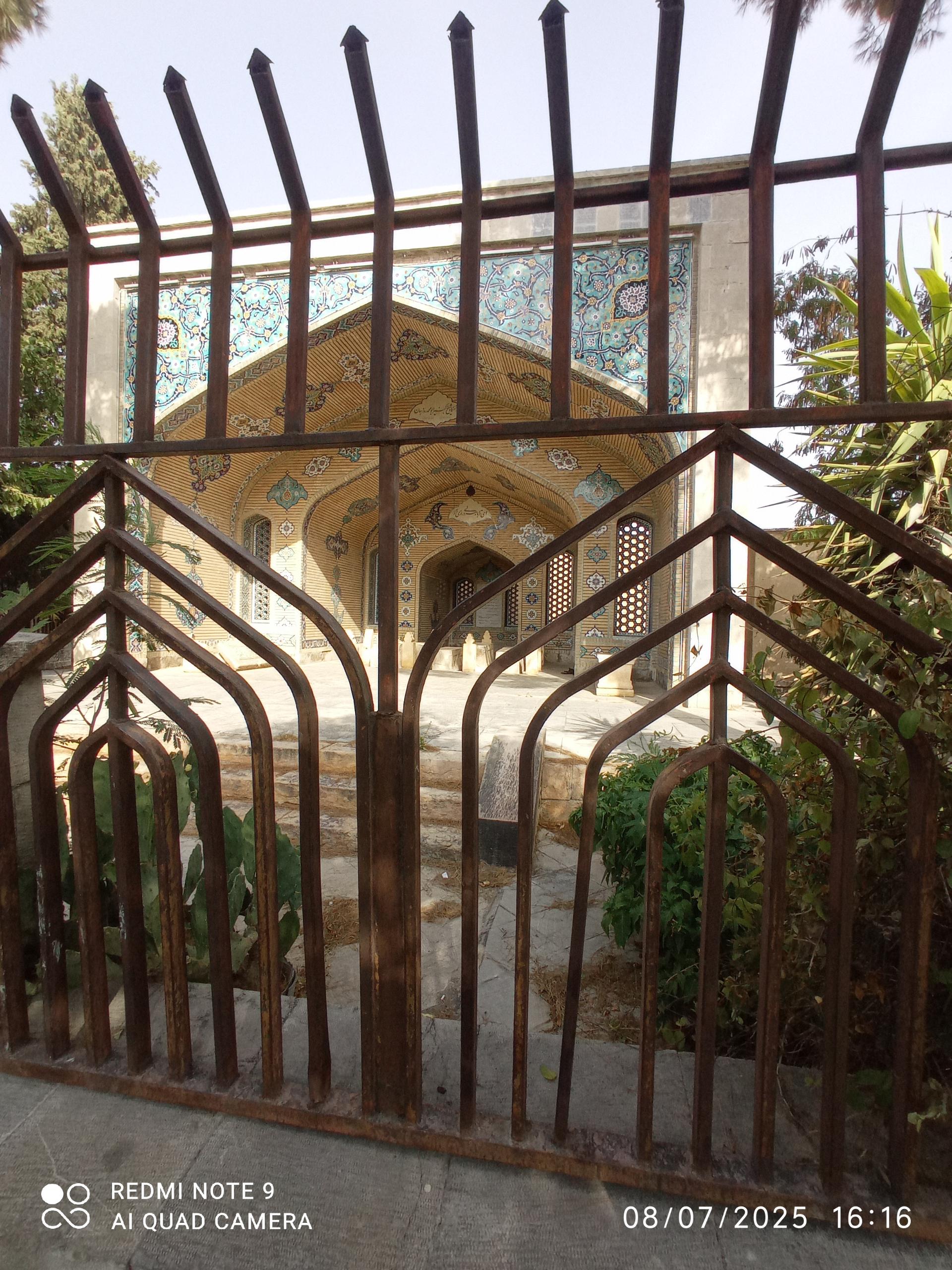 عکس آرامگاه شیخ روزبهان فسایی