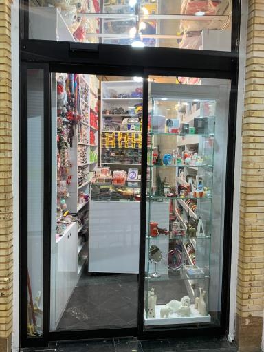 عکس خرازی و لوازم آرایشی سحر