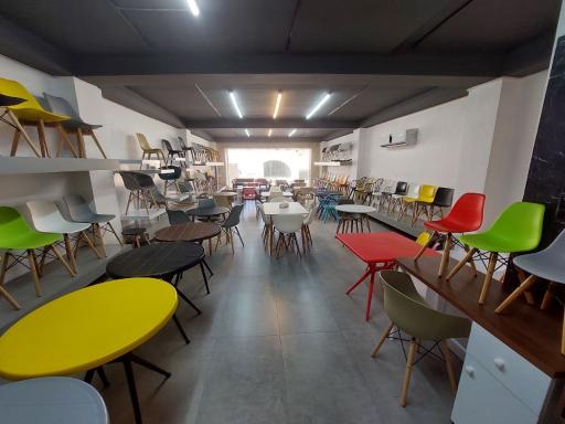 عکس فروشگاه شهر میز و صندلی