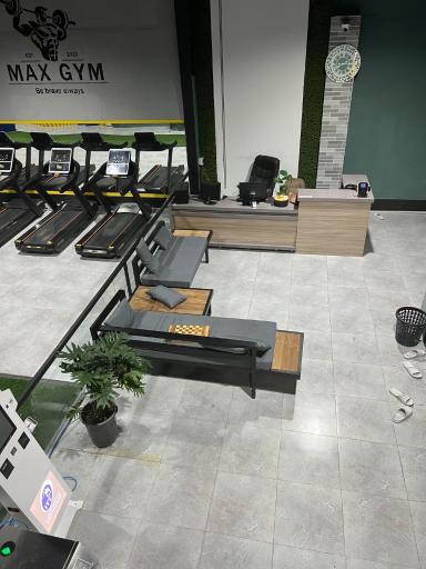 عکس باشگاه بدنسازی مکث