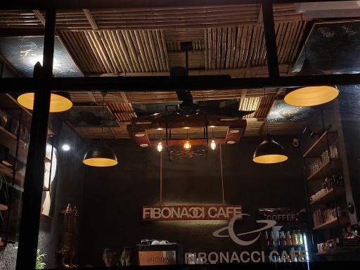 عکس کافه فیبوناچی