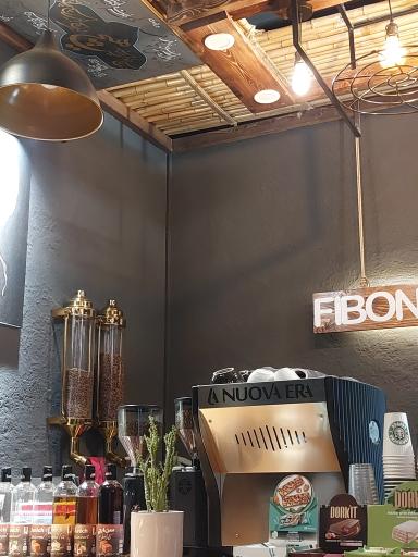 عکس کافه فیبوناچی