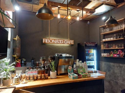عکس کافه فیبوناچی