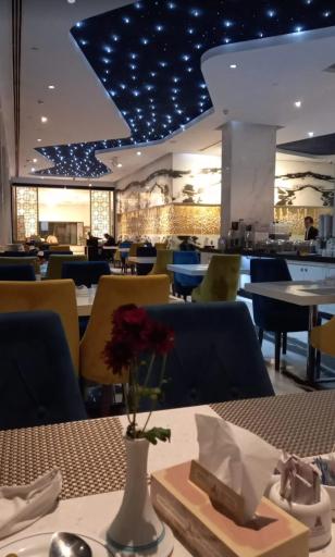 عکس هتل پارسیان انقلاب