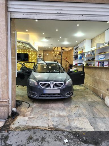 عکس شیشه دودی کیوان