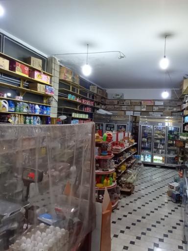 عکس سوپر مارکت تاجیک