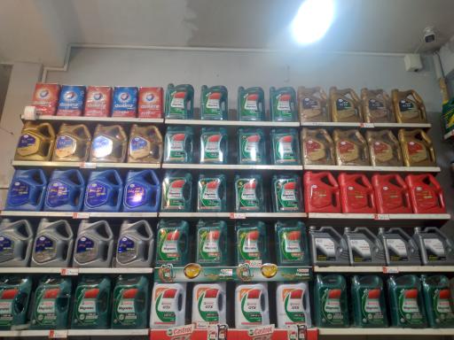 عکس اتوسرويس و تعویض روغن تمیز سلمان نژاد