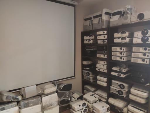 عکس لپ تاپ استوک و ویدیو پروژکتور دبی اینجا