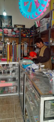 عکس خرازی و نوشت افزار اشکان