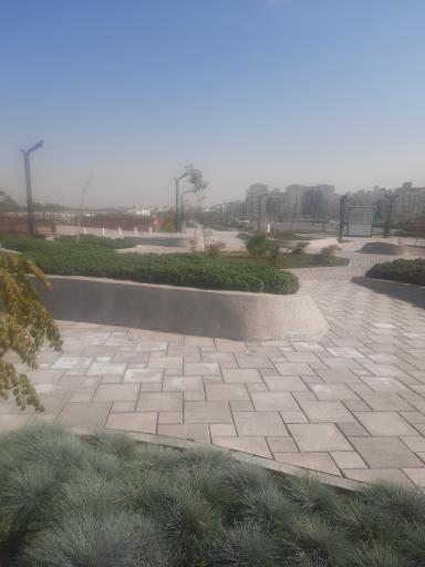 عکس ورودی عابران پیاده به بوستان برکت