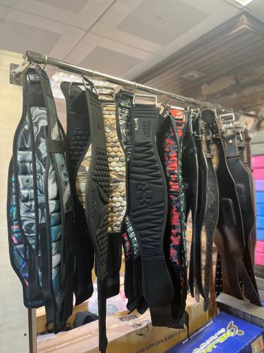 عکس فروشگاه ورزشی رکورد