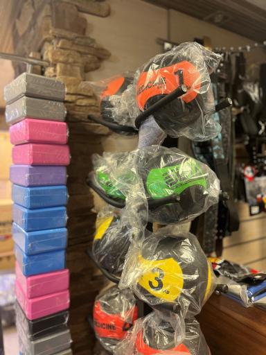 عکس فروشگاه ورزشی رکورد