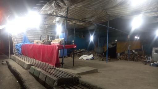 عکس چوب فروشی کن