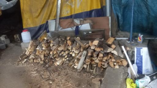 عکس چوب فروشی کن