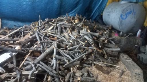 عکس چوب فروشی کن