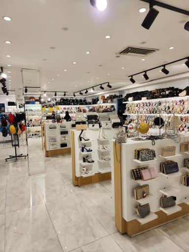 عکس فروشگاه کفش تاپ و توپ