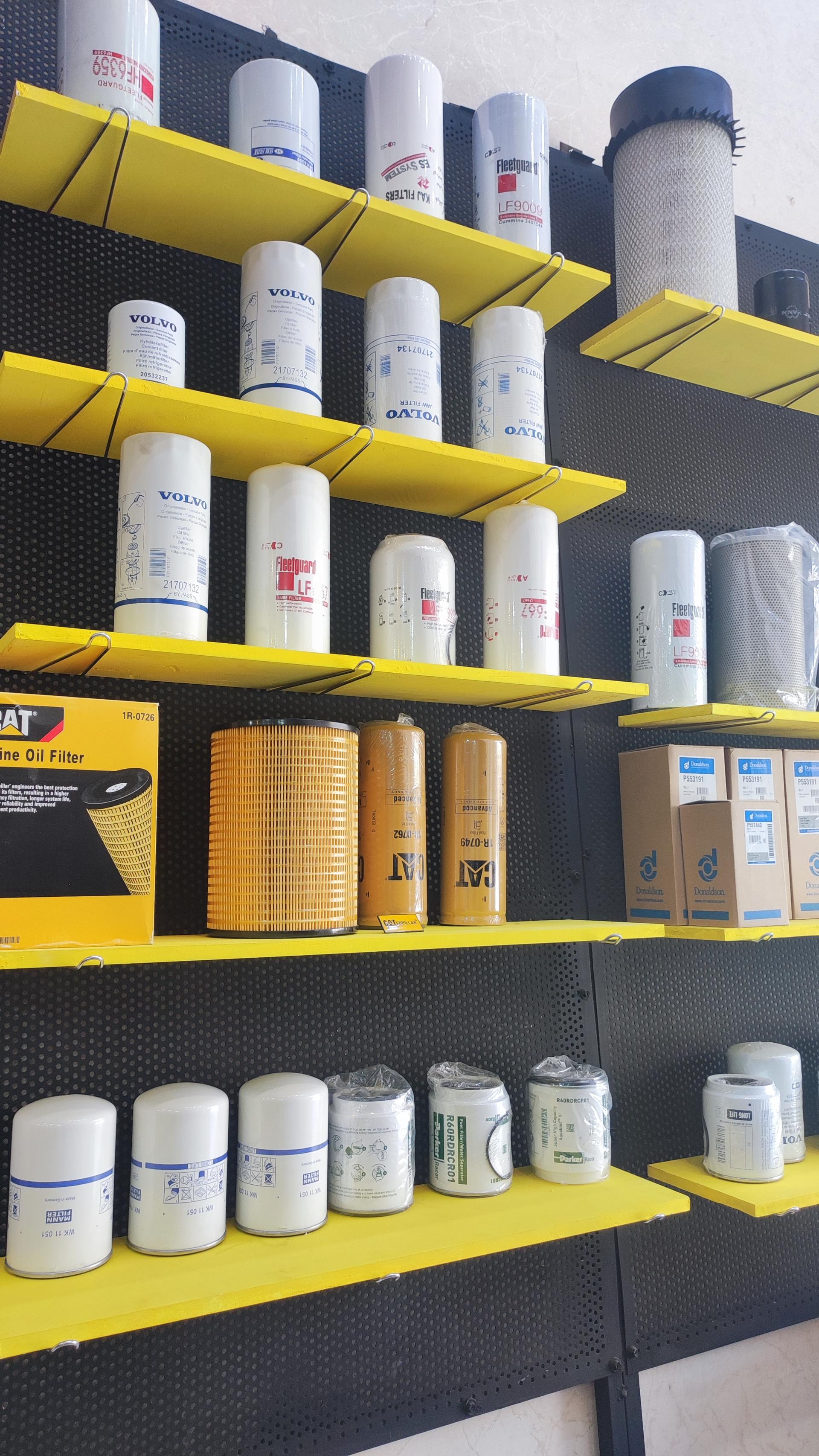 عکس فروشگاه کاترپیلار