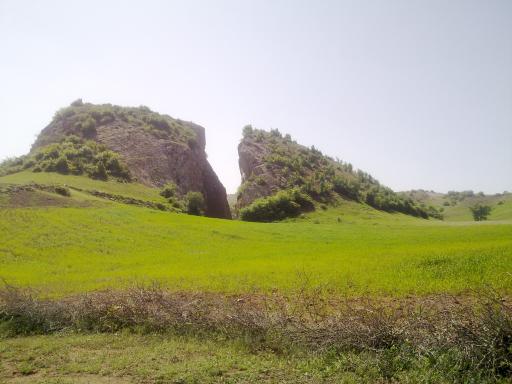 عکس بشکافته سنگ