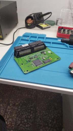 خدمات برق خودرو مظاهری 