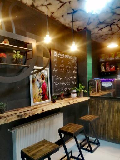 عکس کافه شه وین